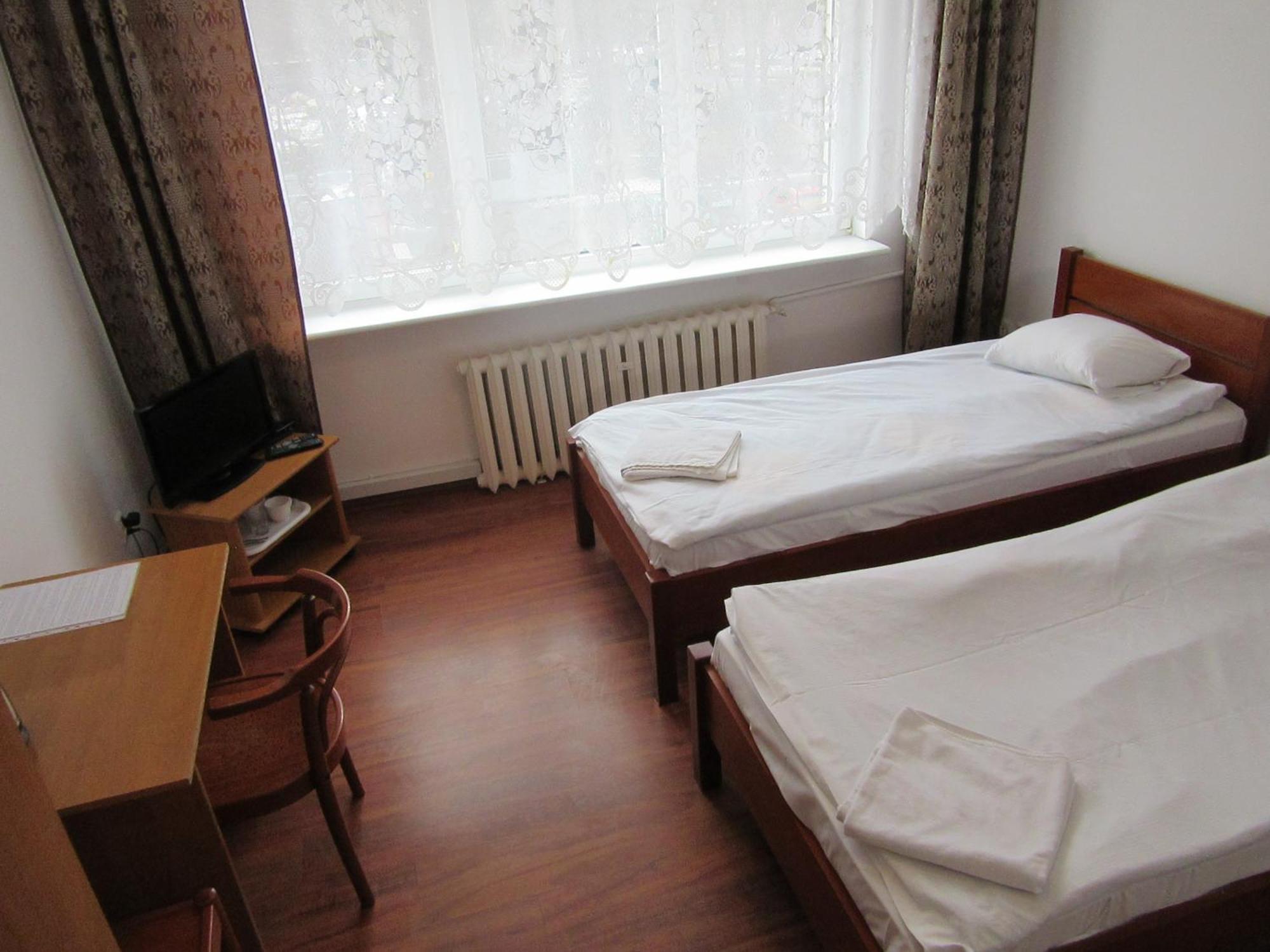 Scsk Brzezno Ostello *